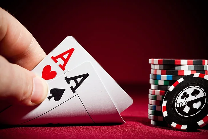 Aktivitas pertandingan yang mencerminkan tampilan skor mobile dan market BATIK77